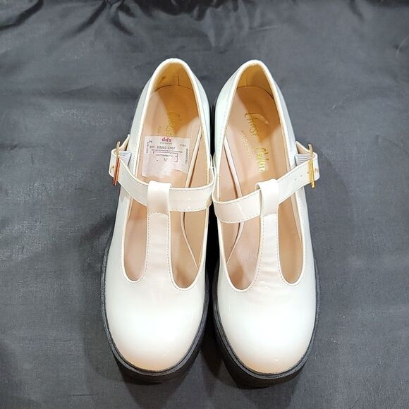 BRAND NEW CHASE &CHLOE FAUX PATENT LEATHER T-STRAP MARY JANE HEELS - Picture 3 of 16